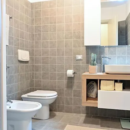 Borgovico48 Cozy Near The Station San Giovanni And The Center * קומו