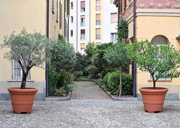 Borgovico48 Your Quiet Close To Train Center And Stadium Appartement