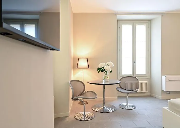 Borgovico48 Your Quiet Close To Train Center And Stadium *